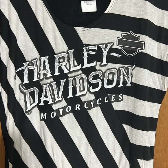 Women’s clothing - Picture 3 of 5